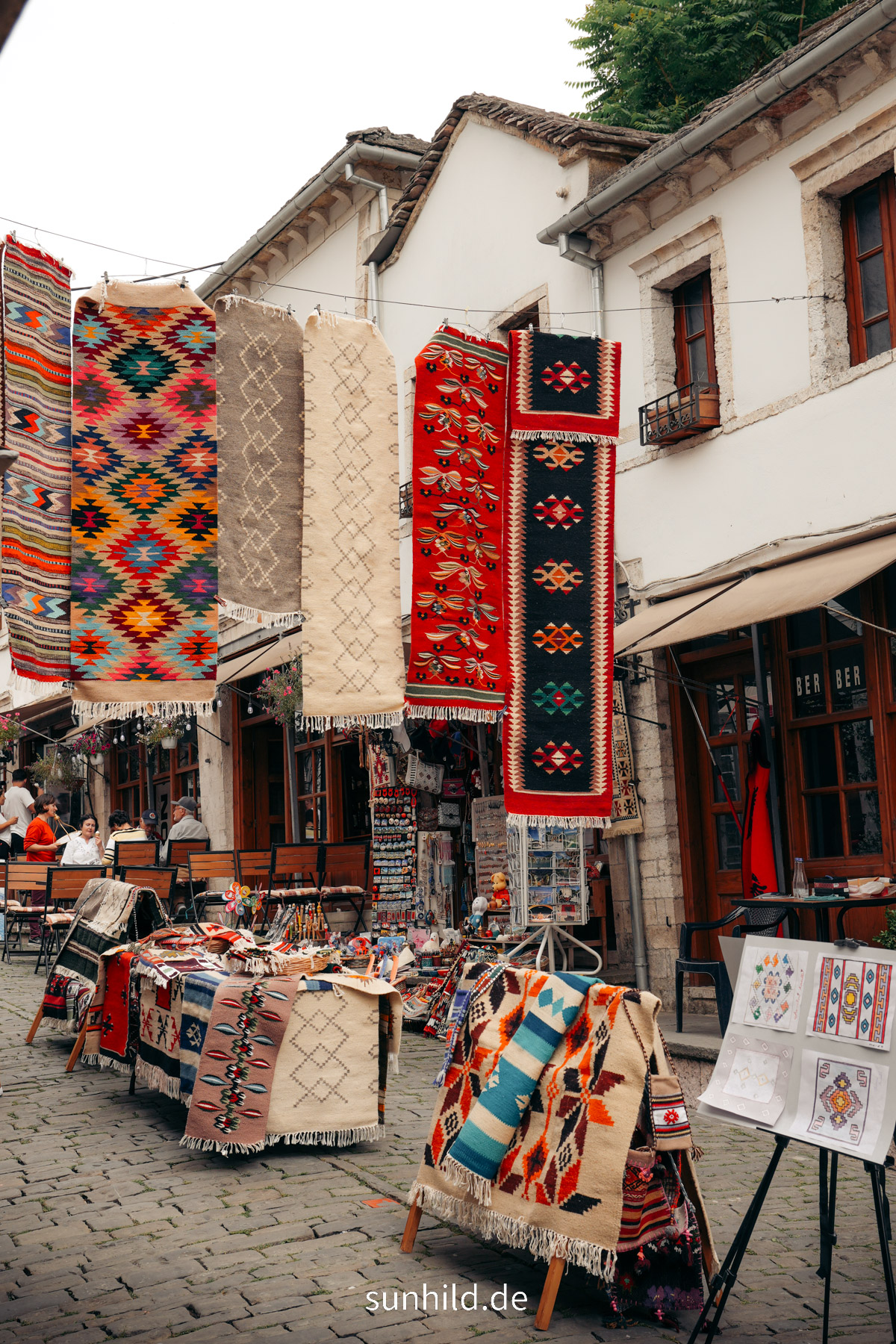 Albanien Gjirokaster Teppiche